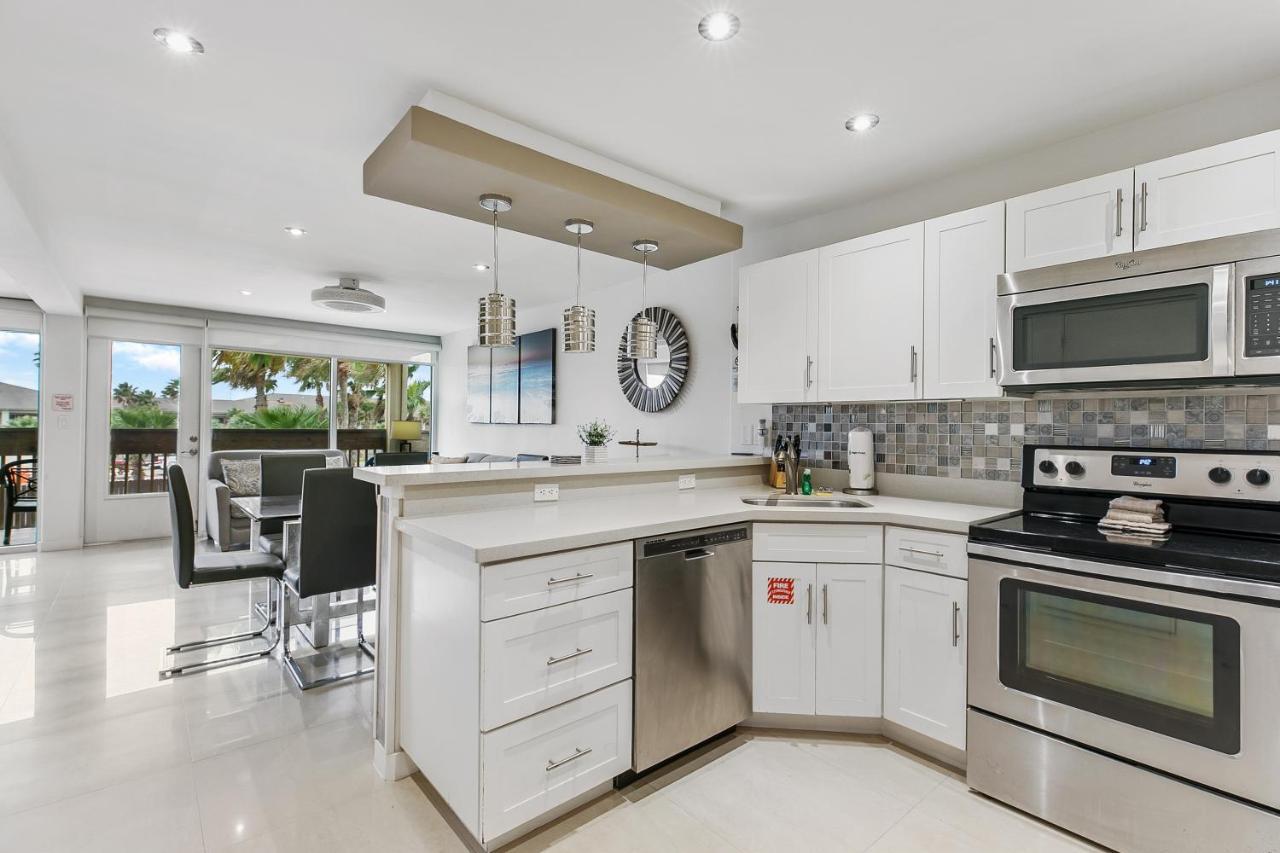 Newly Decorated Condo In Beautiful Beachfront Resort South Padre Island Buitenkant foto